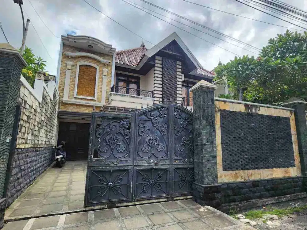 DIJUAL RUMAH MEWAH LANTAI 2 LOKASI BADAK AGUNG RENON