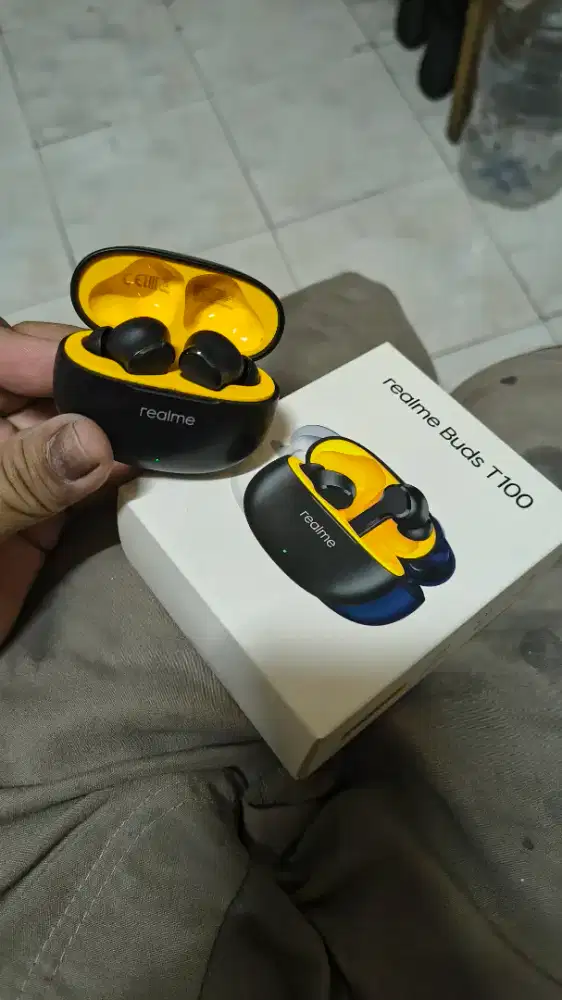 tws realme t100