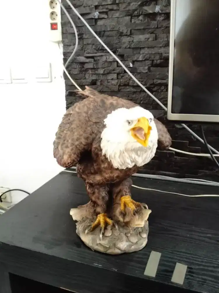 Patung Elang Pajangan Patung