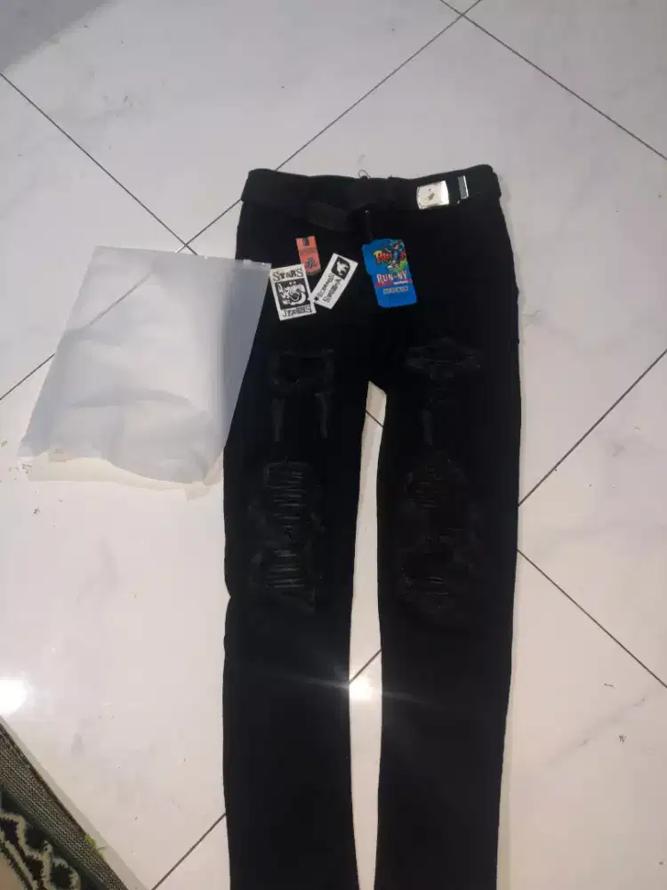 Celana ripenan masih baru belum kepake