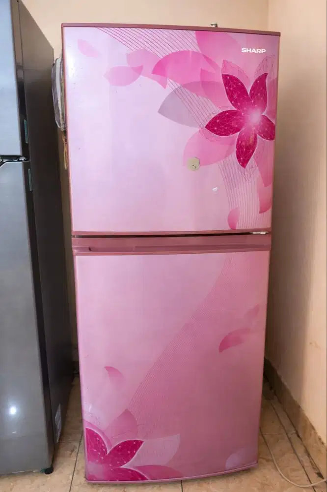 JUAL KULKAS BEKAS SHARP 2 PINTU KAPASITAS 187 LITER