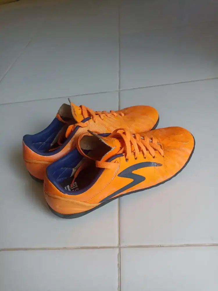 Sepatu Futsal SPECS Original Size.41