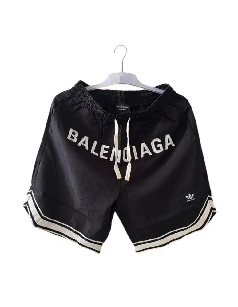 Celana pendek hitam L besar balenciaga x adidas