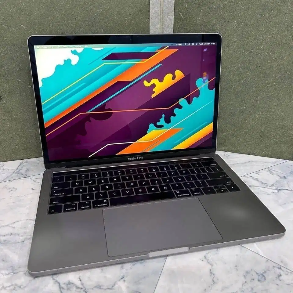 MacBook Pro 13 inch 2016 CTO Touchbar i7 16/1TB