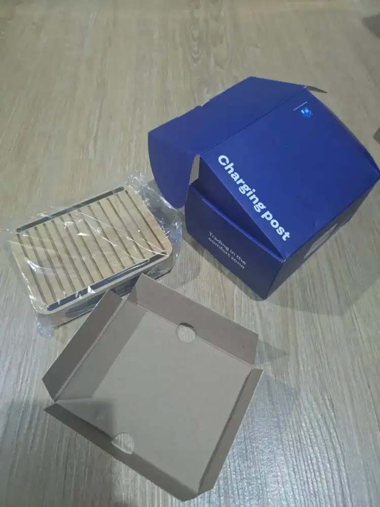 Charging Post Universal Android Iphone