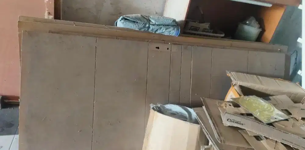 Pintu beserta kusennya