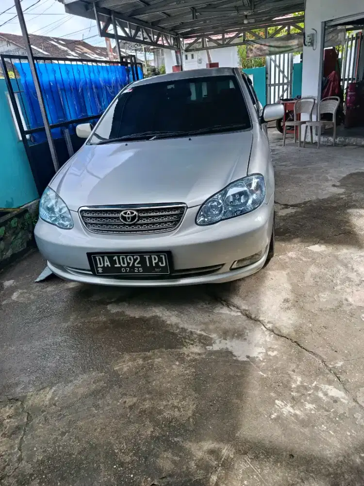 Dijual mobil sedan Corolla Altis th 2004.