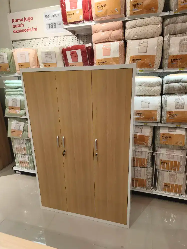 Lemari Pakaian Metal 3 Pintu Murah