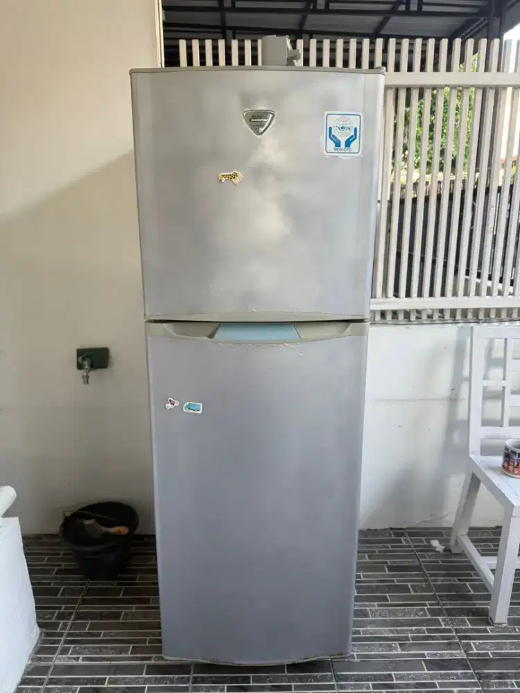 Jual kulkas second 2 pintu