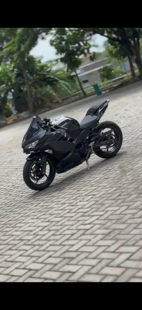 KAWASAKI NEW NINJA 250 LOW KM WARNA ABU-ABU