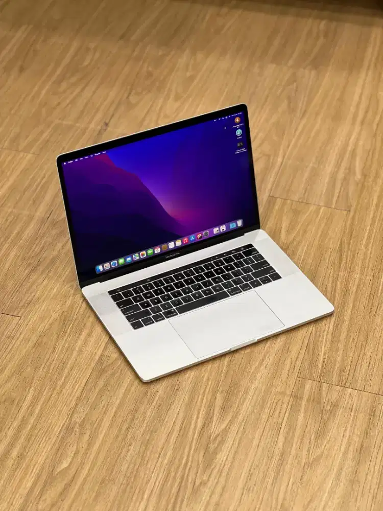MacBook Pro 2018 15inch 32/512