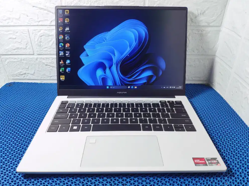 Advan Workplus 1701 AMD RYZEN 5-6600H RAM 16GB NVMe 512GB VGA MULUS