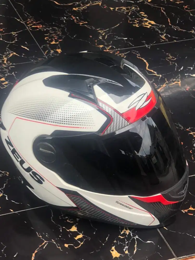 Helm Zeus Speedster