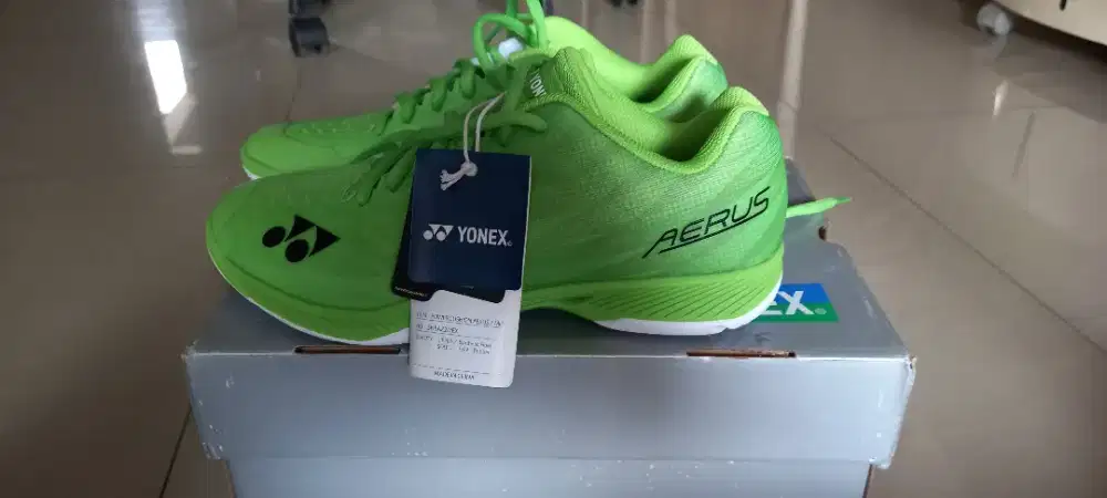 Sepatu Badminton Yonex Aeruz Z Men no 41