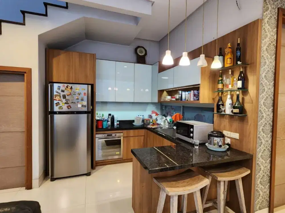 Rumah Bagus 2,5 Lantai di Kelapa Gading NIas Sangat Siap Huni