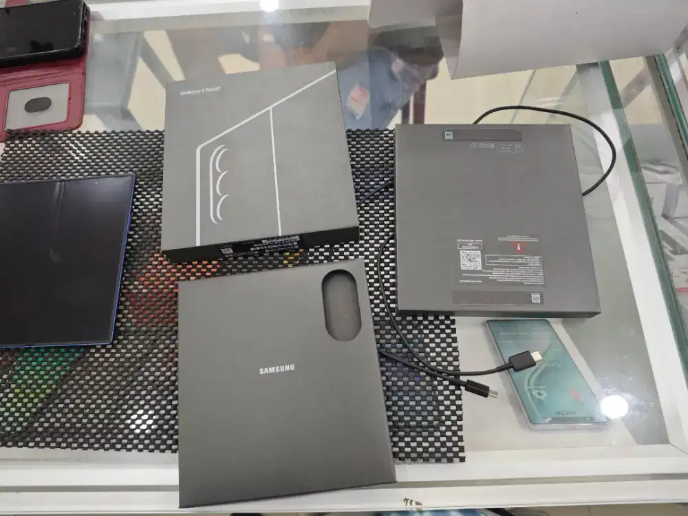 Samsung Z Fold 12/256 Blue Garansi ON Fullset LikeNew Mulus