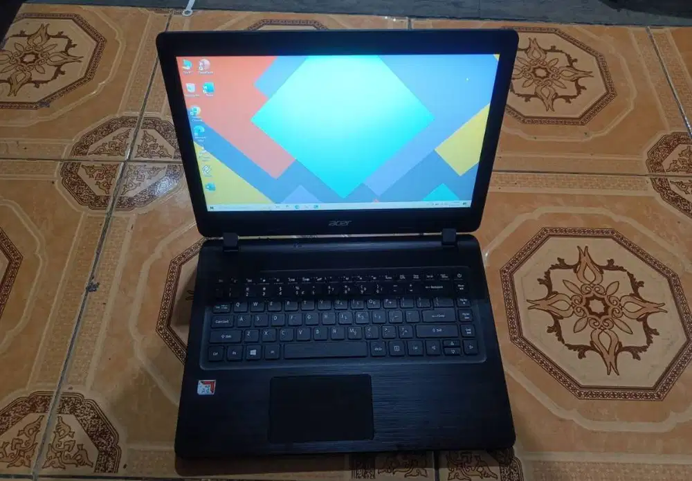 acer aspire A314-41 AMD a4-9120e Radeon R3 Ram 8GB