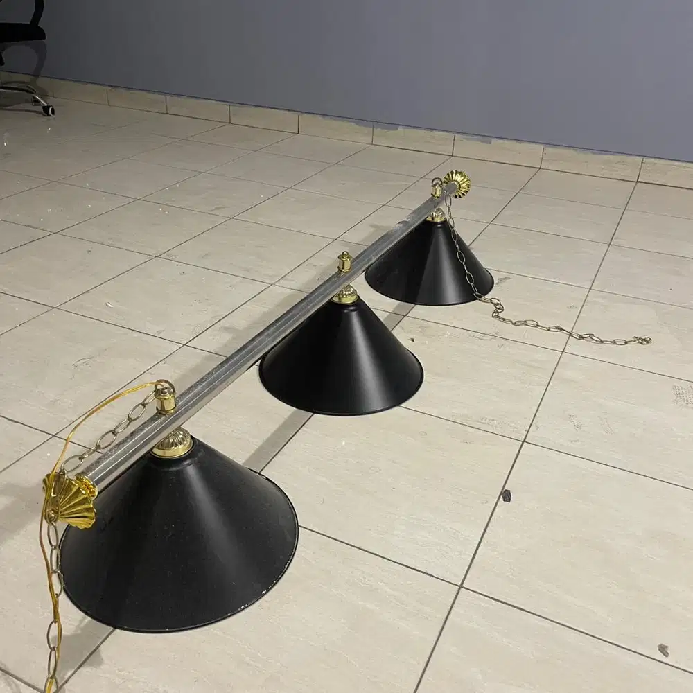 Dijual cepat BU . Lampu hias untuk rumah atau billiard.