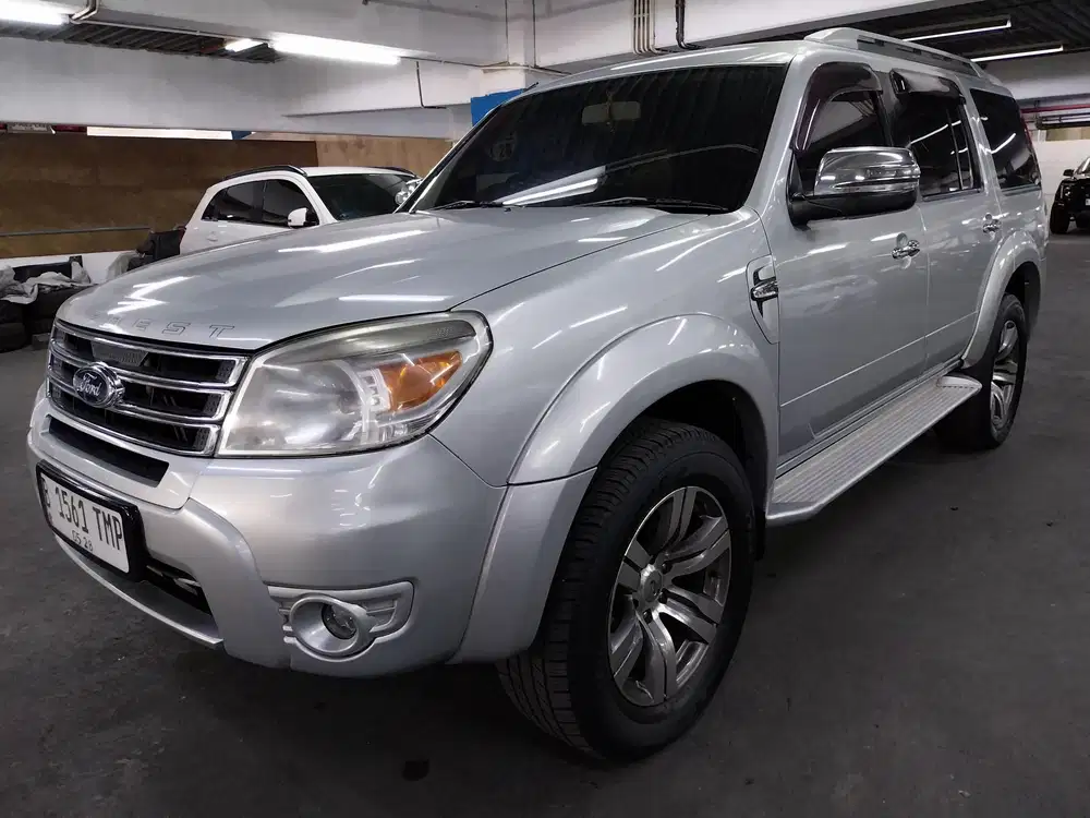 Ford Everest Limited 2013 TDCI XLT AT Diesel FullOriginal Seperti Baru