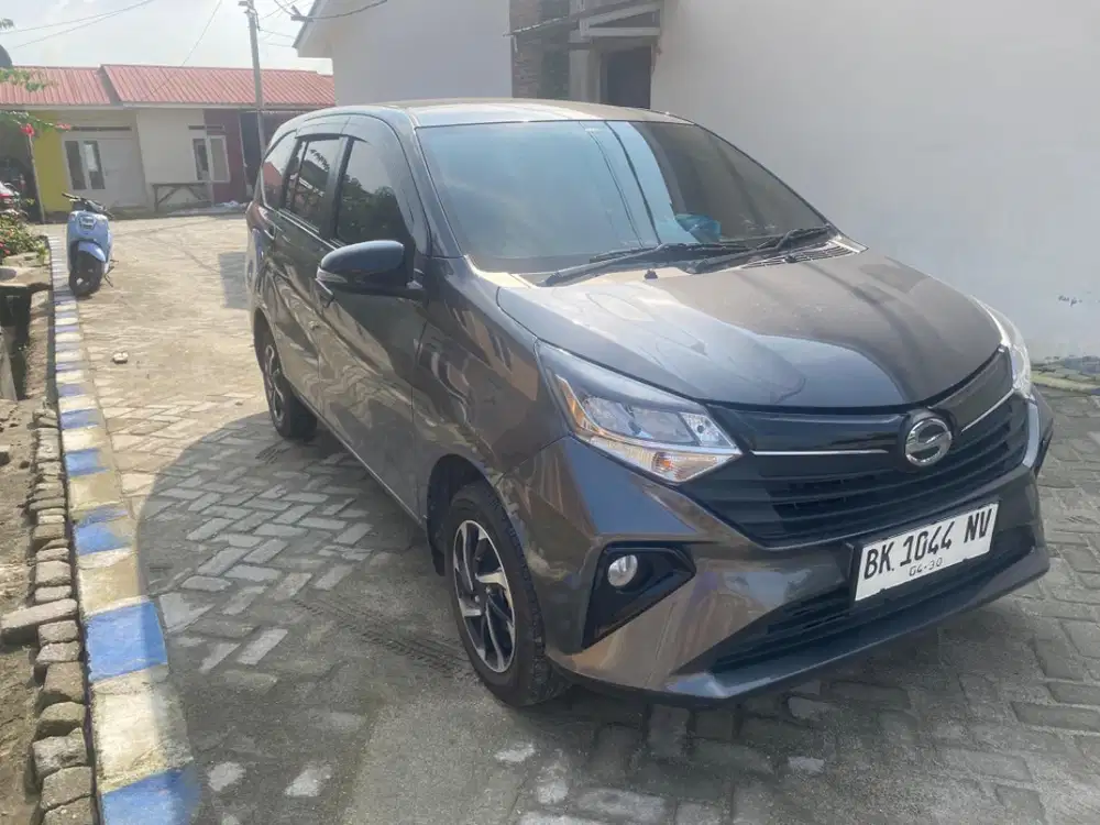 OVER CREDIT Mobil Daihatsu Sigra type R 1,2