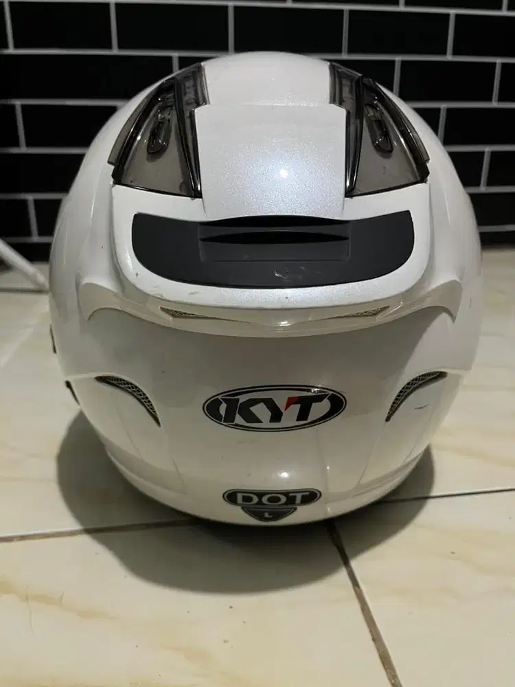 Helm kyt like new jual cepet aja satset