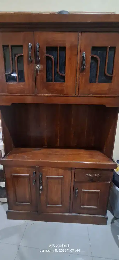 DIJUAL: LEMARI KAYU BAGUS