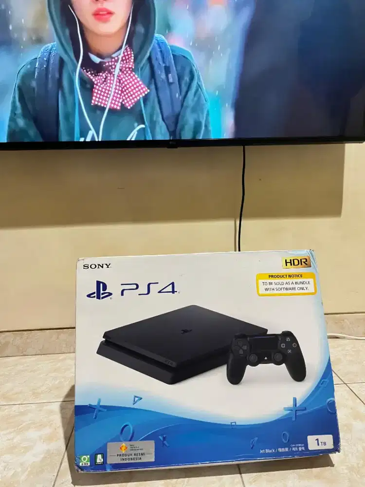 Dijual PS 4 Slim Second Ori *(Kondisi Mulus)*