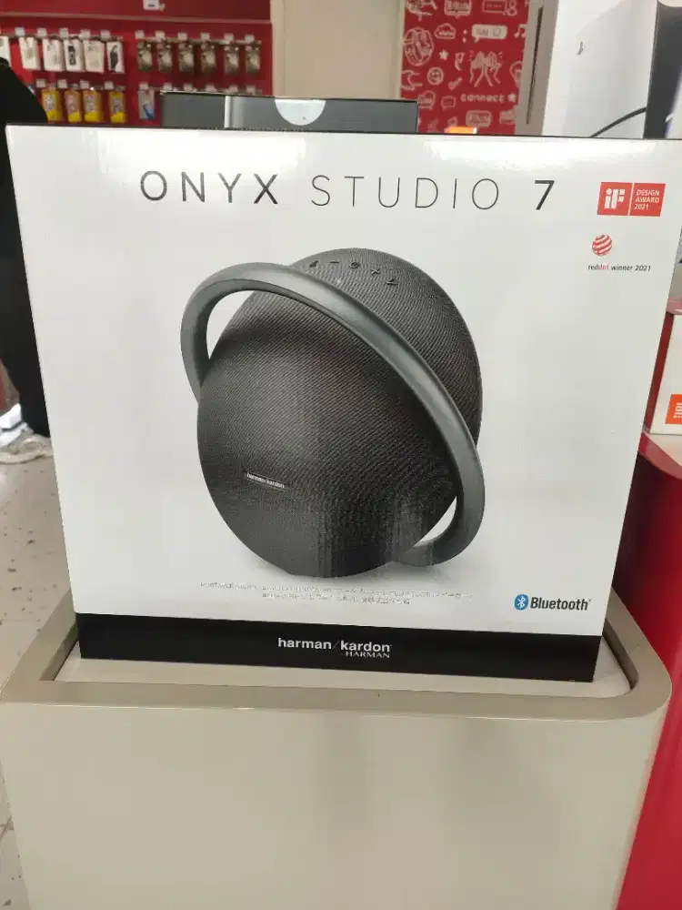 Harman Kardon ONYX Studio 7