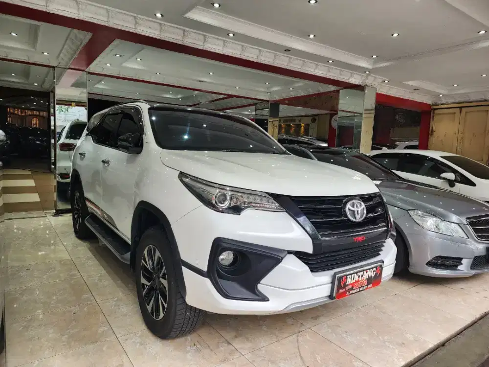 FORTUNER TRD 2.4 AT 2019 PUTIH / MODEL THN 2020 (BINTANG MOTOR)