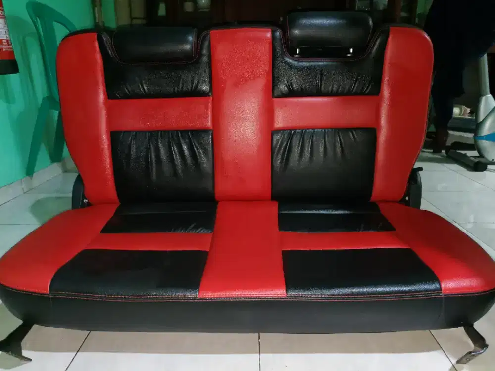 Jok atau bangku belakang baris 3 Rush dan Terios tahun 2007 - 2015