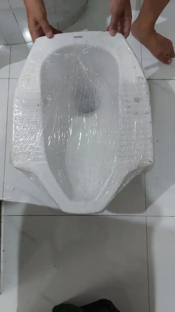 Kloset jongkok Toto copotan hotel (Refurbished)