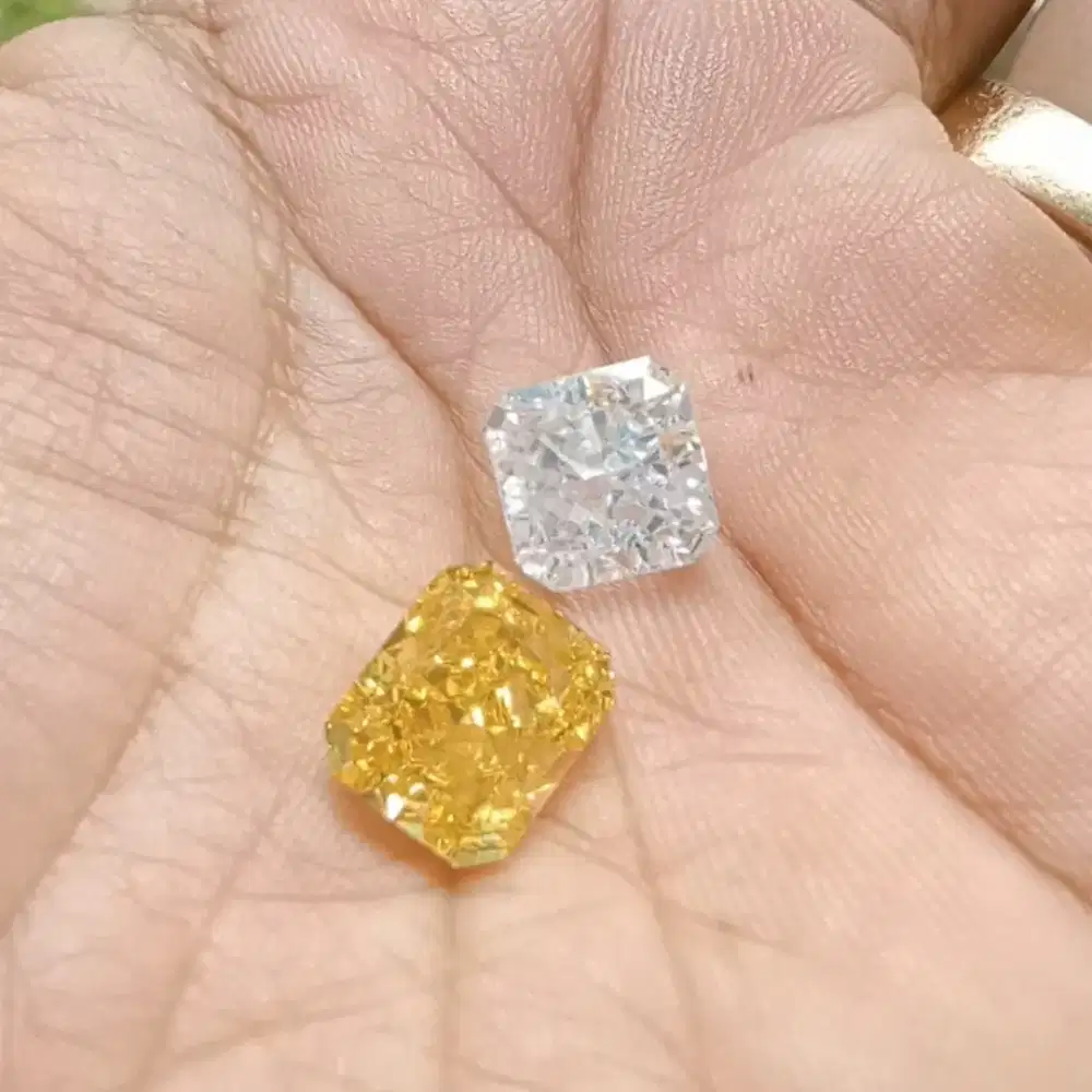 Yellow diamond top