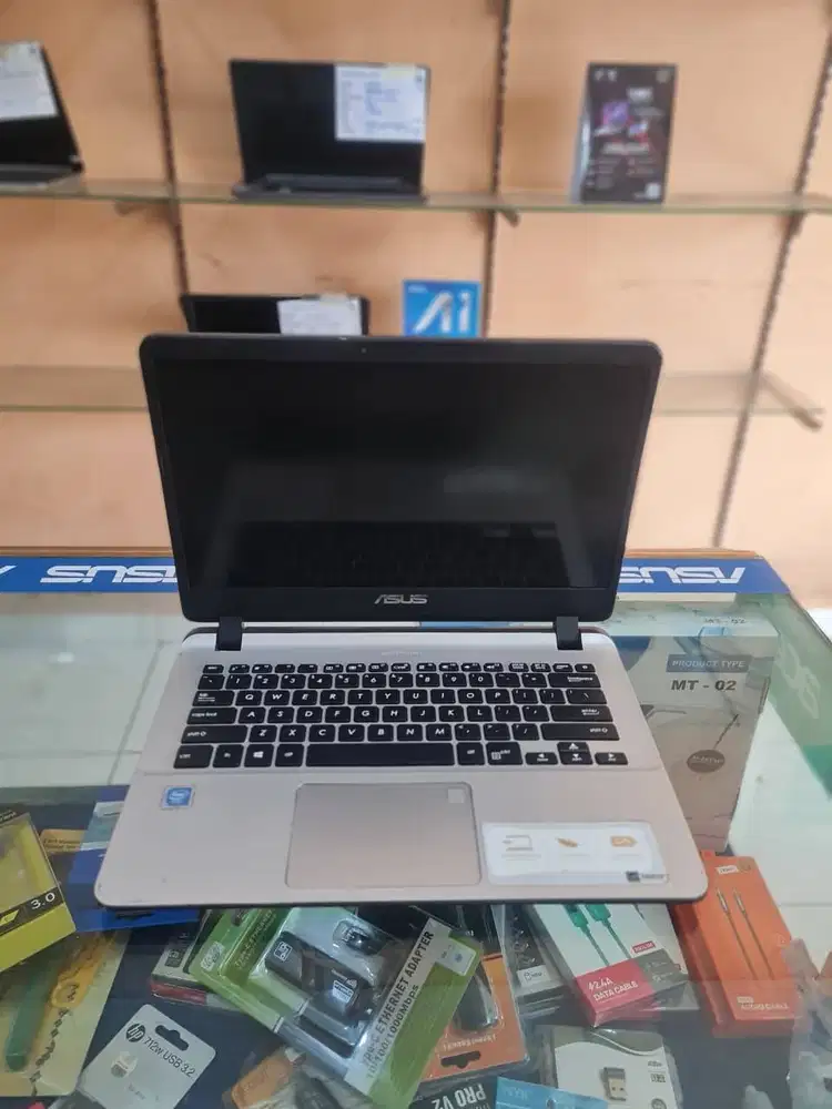 FOR SALE LAPTOP OFFICE MURMER