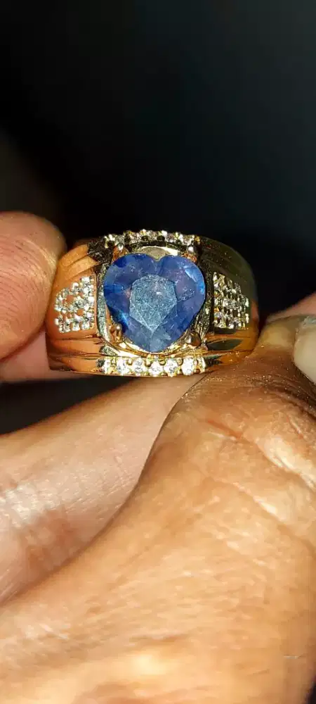 Jual safir Ceylon bentuk Love