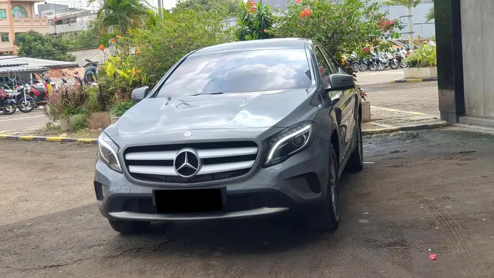 Km33rb mercedes benz mercy gla200 urban 2016 pakai 2017 abu