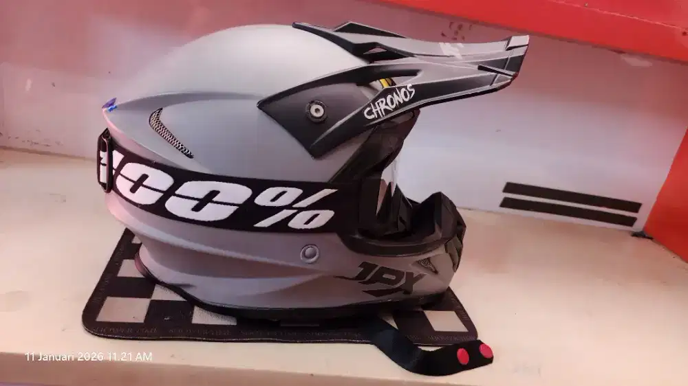 Helm merk jpx size kecil