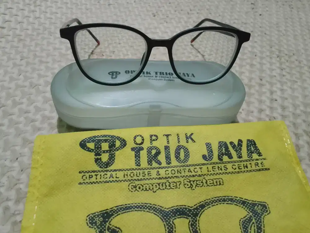 Kacamata mines pembelian di optik trio jaya