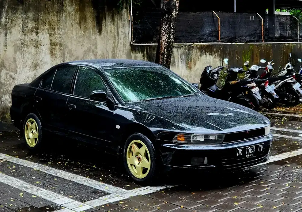 Dijual mobil mitsubishi galant hiu