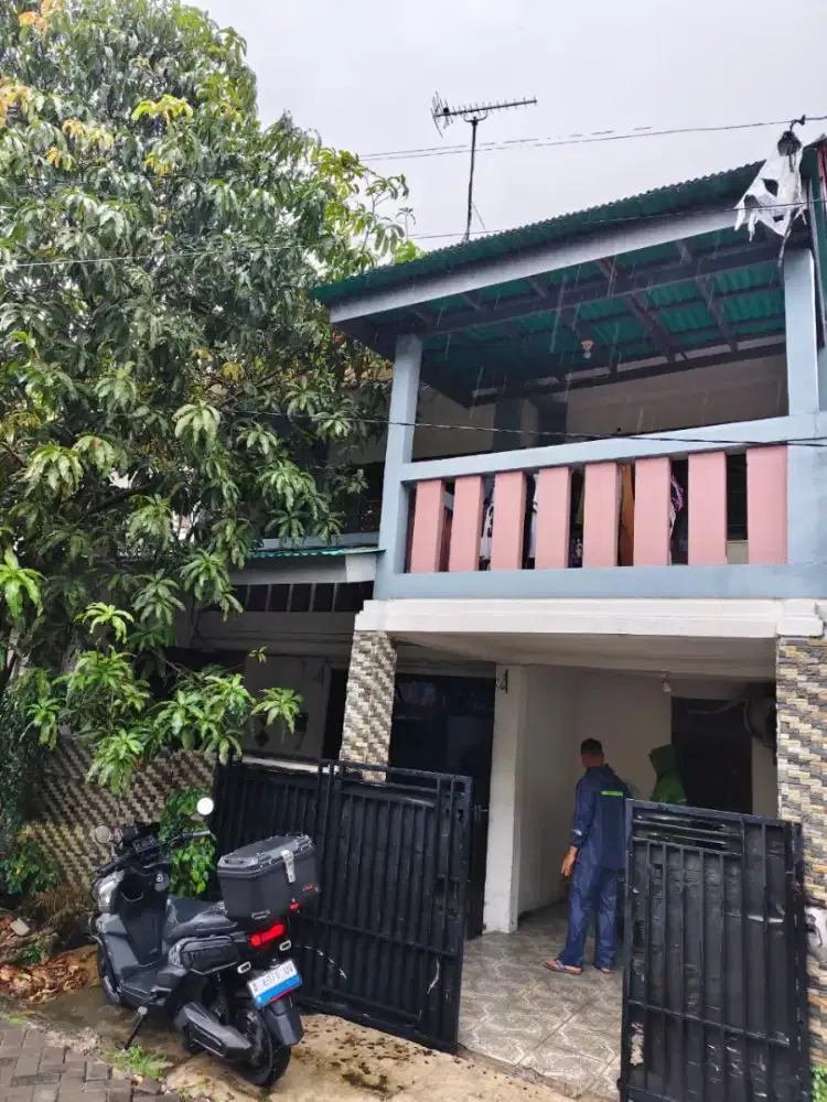 Rumah 2 lantai  di harapan indah  Bekasi (hand)