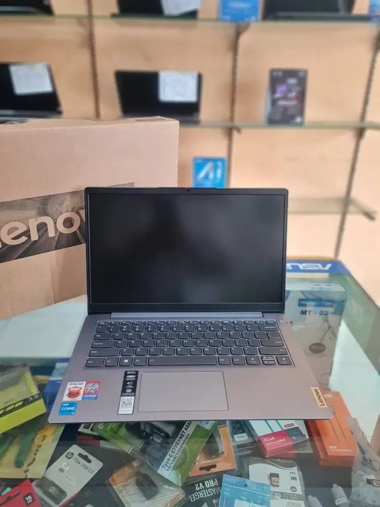 FOR SALE LENOVO LIKE NEW FULLSET