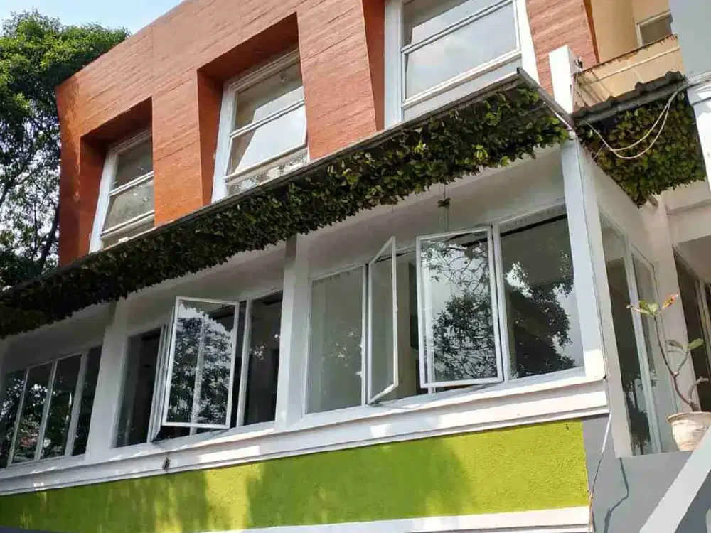 Dijual Rumah Tropical Modern di Pondok Indah -id