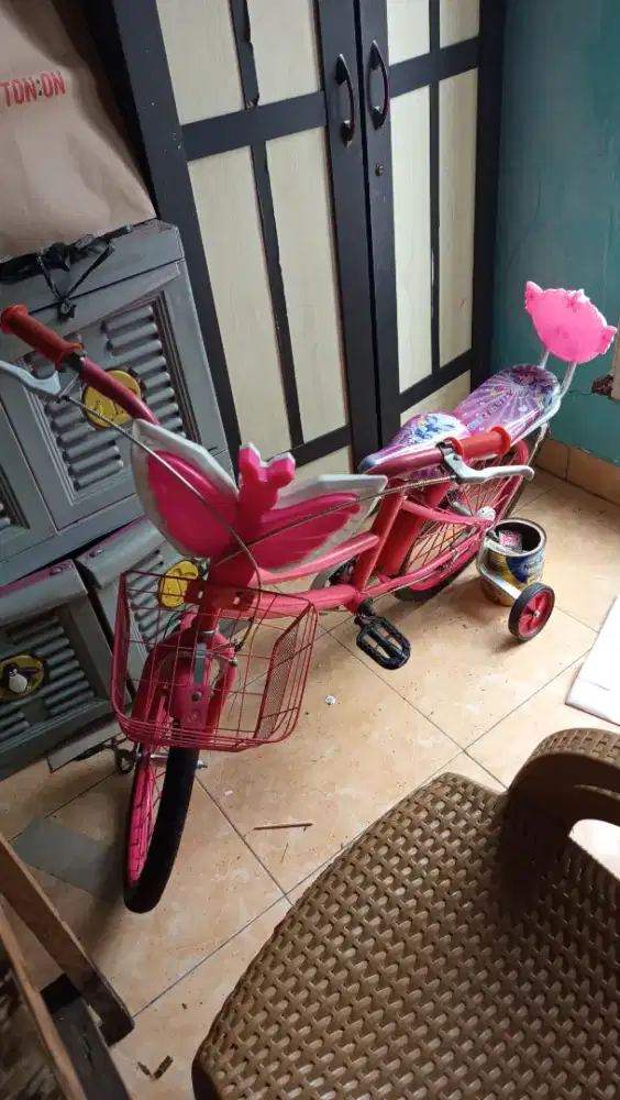 Sepeda anak perempuan ukuran 18