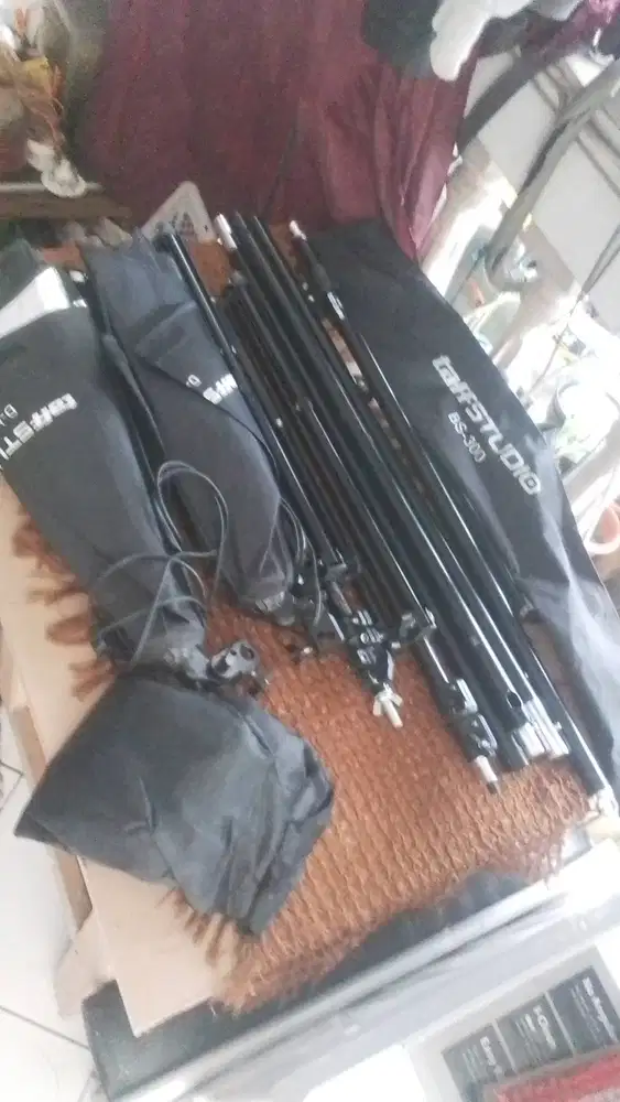 Foto Lampu Payung Reflektor. Alat Foto studio