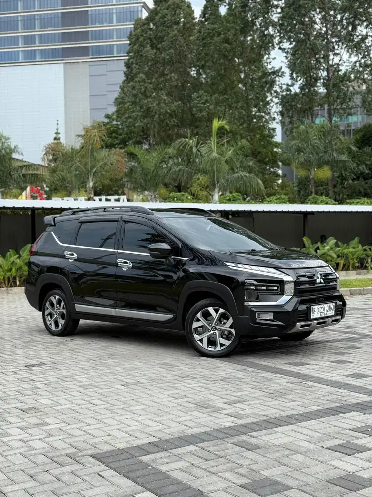 Mitsubishi Xpander Cross Nik 2025 Km 9000 Hitam Ultimate Stargazer
