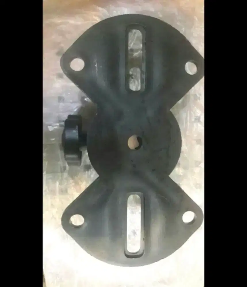 BRACKET TATAKAN KUPU KUPU UNTUK SPEAKER STAND TRIPOT breket speker