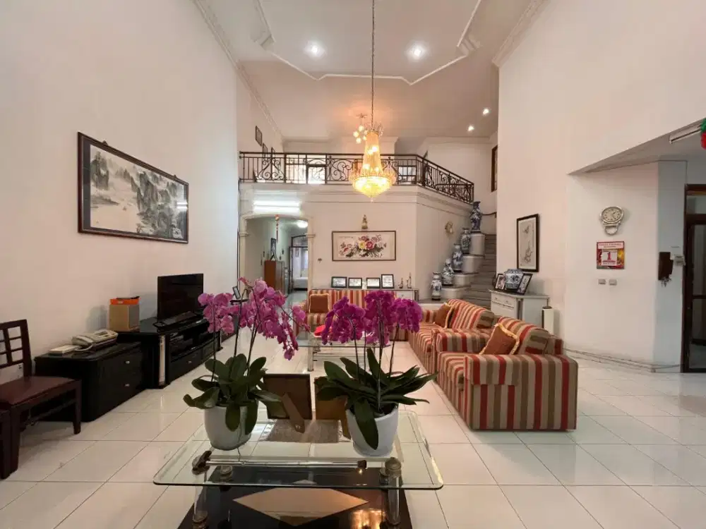 Rumah Nyaman Terawat di Setrasari Indah