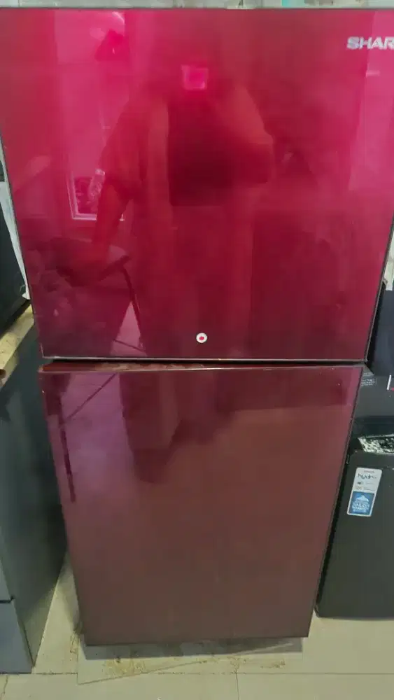 Kulkas sharp bekas