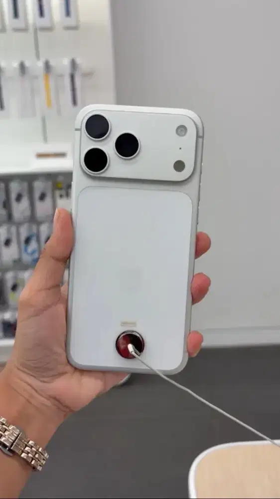 iphone 17 promax silver