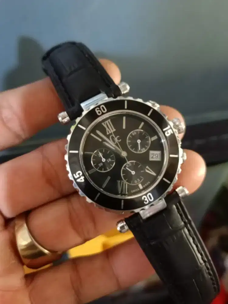 Jam tangan GUESS COLLECTION CHRONO ORIGINAL SWISS