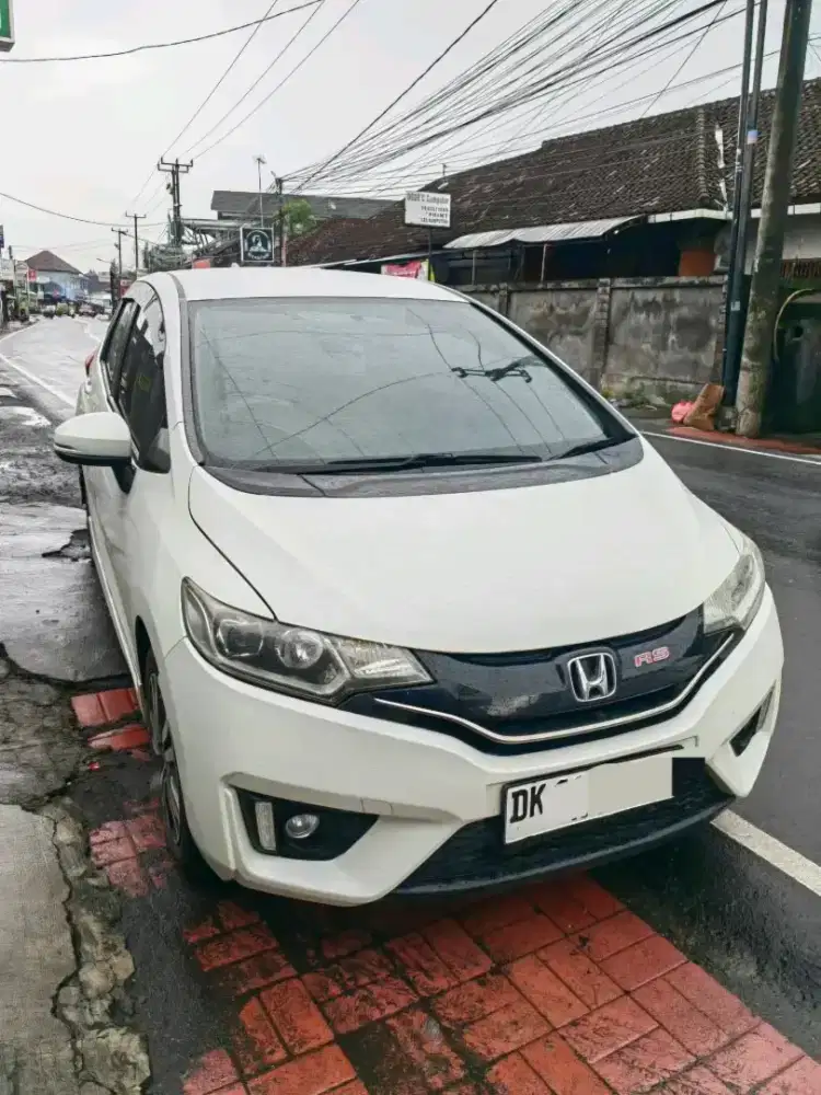DIJUAL CEPAT 1 UNIT MOBIL HONDA JAZZ RS A/T 2015